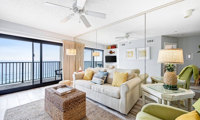 Navarre Beach Condo | Seventh-floor dog-friendly condo with incredible Gulf-front views & pool