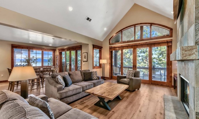 Sierra Shores Condo | Sierra Shores Four - Lakefront Vistas