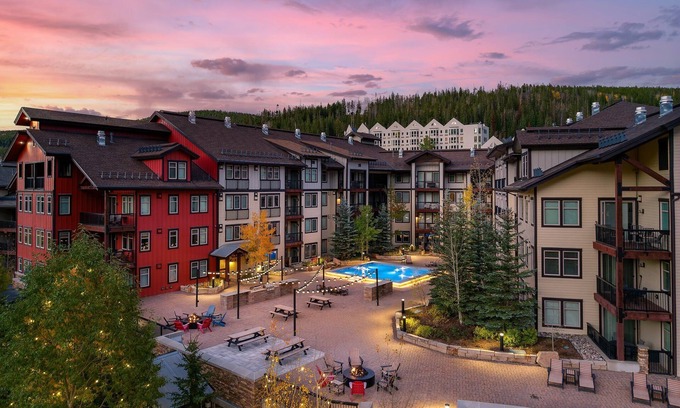 Winter Park House | Ski In Out Luxury Condo 4474 I Huge Hot Tub I Great Views I Best Price I Discounted Attractions