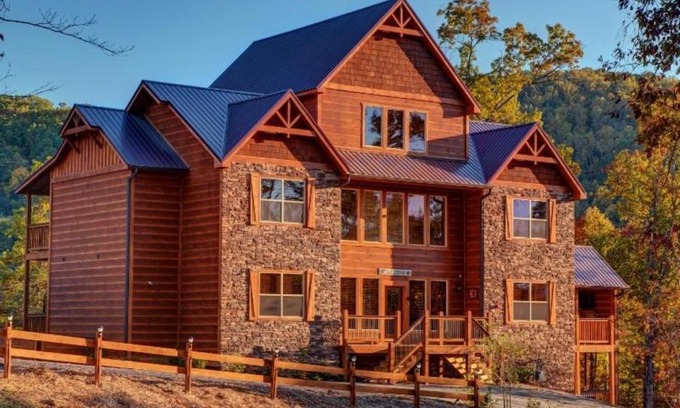Pigeon Forge House | Smoky Mountain Lodge Home