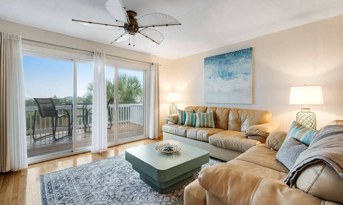 Navarre Beach Condo | Soundfront Condo with Water Views, Patio, Shared Pool, Central A/C, & Free WiFi