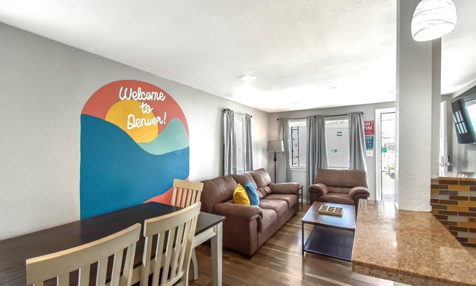 Berkley House | Spacious 3Bed Ranch Bonus Room, King Beds & Fenced Yard in Denver Dog Friendly