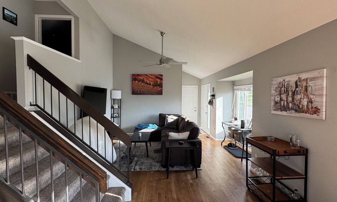 South Westminster House | Spacious 4-bedroom house with AC and 1GB WiFi in tranquil Arvada
