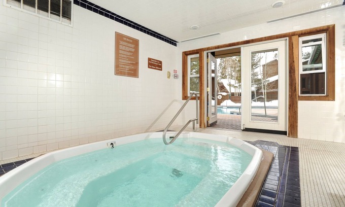 Keystone Condo | Spacious Mountain Condo with a Fireplace