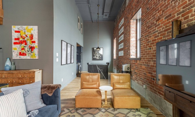Downtown Nashville Condo | Stay in the Heart of Downtown in this Eclectic Condo