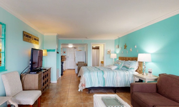 Old Town Condo | Studio Condo in Town, Near Beach, Shared Pool and Hot Tub