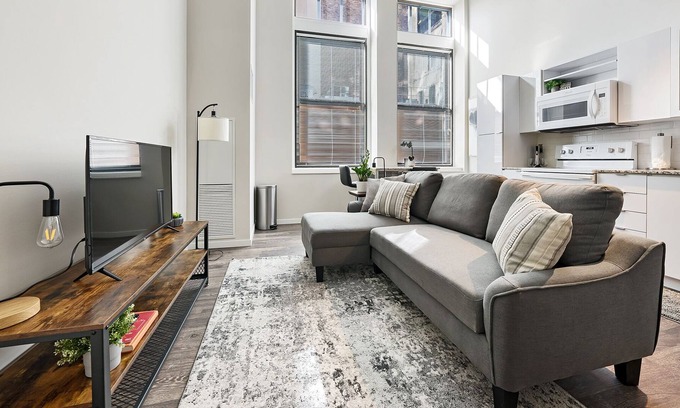 Downtown Cincinnati Condo | Stylish Downtown Condo, Steps to Ball Park w/ Unmatched Pool & Amenities 228