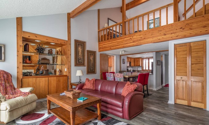 Bellaire Condo | SUMMIT VILLAGE - GREAT LOCATION - UPDATED 3 BEDROOM; 5 BEDS; 3 1/2 BATHS
