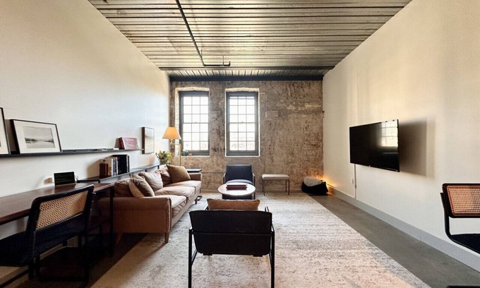 Westown Apartment | Sunny 1BR Apartment Walking Distance to Fiserv