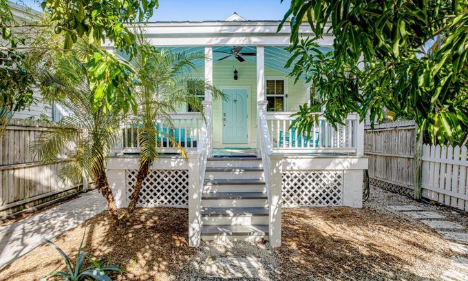 Old Town House | Sunshine Corner