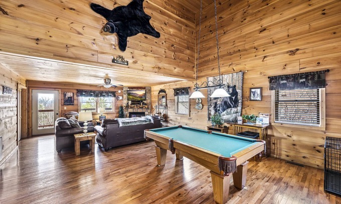 Gatlinburg - Pigeon Forge Cabin | Take in panoramic mountain views in this 3 BR/3 BA cabin with all the amenities