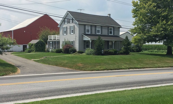 Gap House | The Rustic Old Farmhouse Peaceful home in Amish country,10 min from tourist area