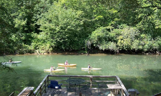 Mineral Bluff Cabin | TOCCOA FISH TRAP- A FISHERMAN`S DREAM CABIN.DOG FRIENDLY,TOCCOA RIVER