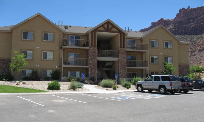 Moab South Valley Condo | Top Reviews, Popular Modern Condo, Pool & Hot tub, Great Value in Moab