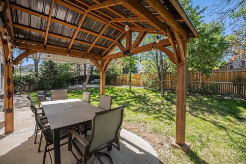 North Central Westminster House | Tranquil Retreat Sauna Master Suite Lrg Yard