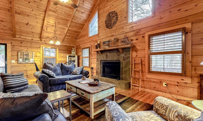 Blue Ridge House | TreeHouse Hideaway