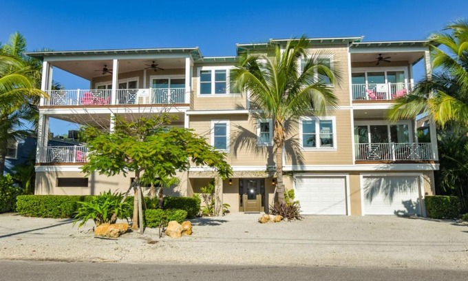 Bradenton Beach House | Tropical Hideaway by AMI Locals