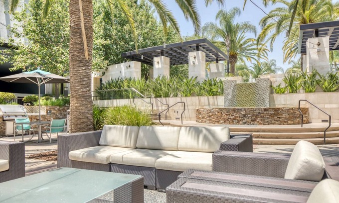 Downtown Burbank Apartment | Upscale Burbank 1BR w/ BBQ, Gym & Pool, near TJ & WF, by Blueground