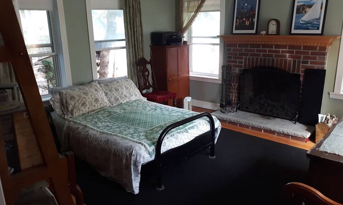 West Roxbury Resort | Private room ∙ 2 guests