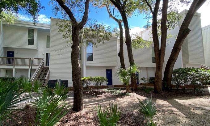 Jekyll Island Condo | VILLA 281 - Nestle Down By The Sea 2 bedrooms, 1.5 bathrooms