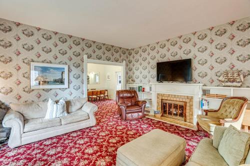 Ludington House | Walk to Lake Michigan and Dtwn Coastal Grand