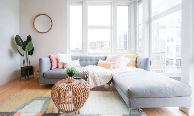 Broadway House | Walk to Space Needle from a Cap Hill Loft w/VIEWS