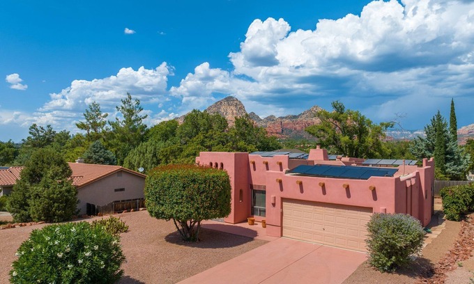 West Sedona House | Waterfall, Grapevines and Hot Tub with Views - Nice House Too!