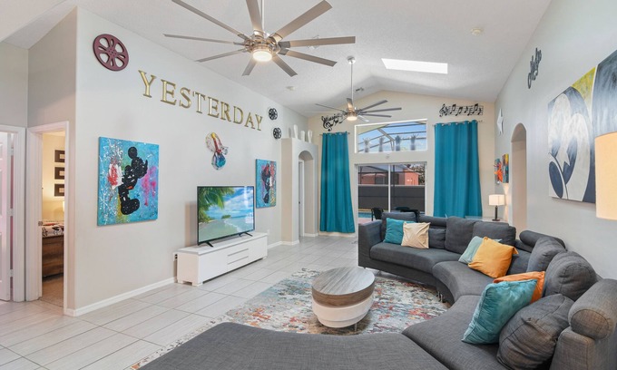 Windsor Palms House | Welcome to The Yesterday Villa, Private South Facing Pool, 3 Miles from DISNEY