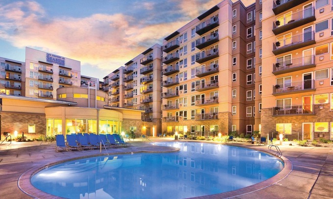Seaside Gilbert District House | Worldmark Seaside Deluxe Unit Top 4 floors! Jetted tub, Great Pool! The Best!