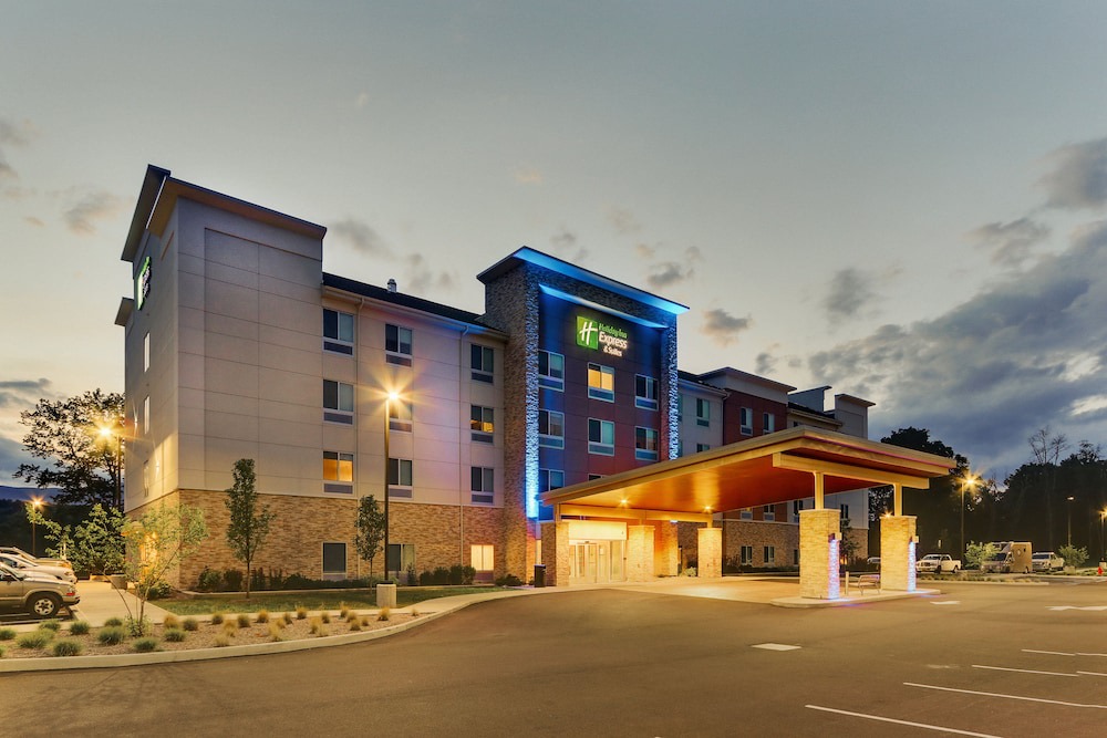 Saugerties Hotel | Holiday Inn Express & Suites Saugerties - Hudson Valley, an Ihg Hotel