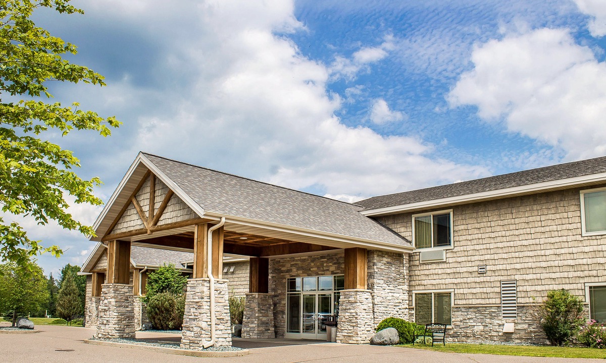 Tomahawk Hotel | Rodeway Inn & Suites Tomahawk