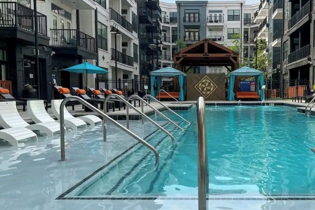 Rutledge Hill Apartment | NEW! Near Broadway! Pool+Gym+fire pit+Grill!!