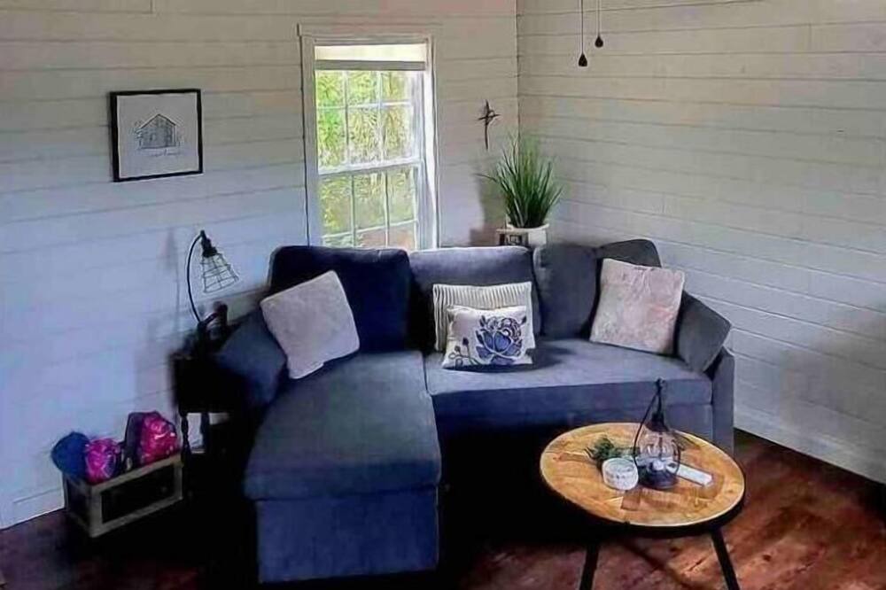 Lindale House | Honey’s Hideout