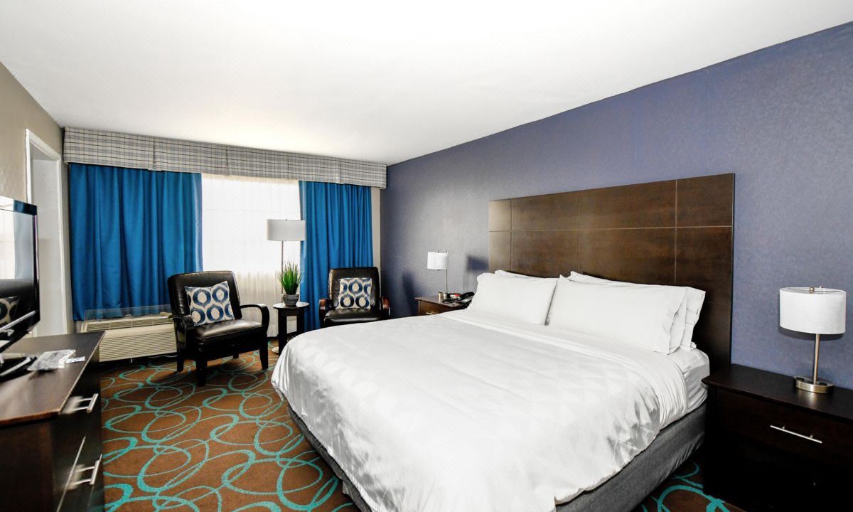 Photo of Bedroom in Downtown Niagara Falls