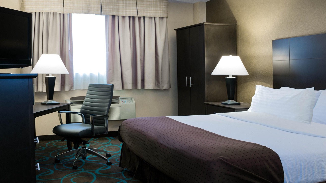 Photo of Bedroom in Downtown Niagara Falls