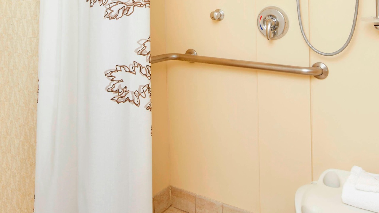 Photo of Bathroom in Far North Central