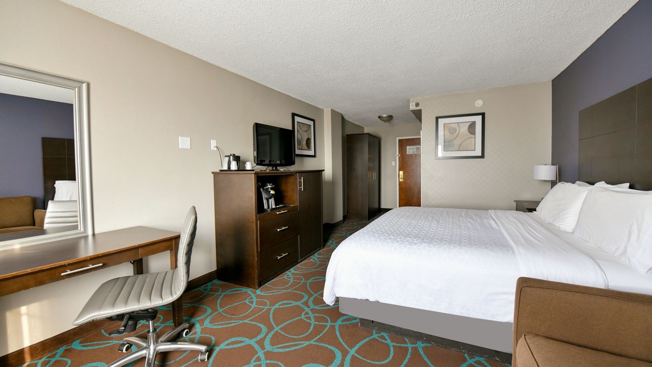 Photo of Bedroom in Downtown Niagara Falls