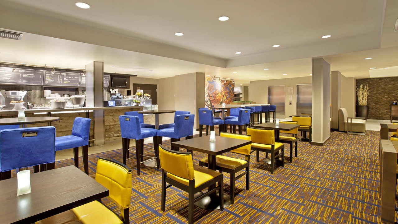 Photo of Livingroom in Music Row
