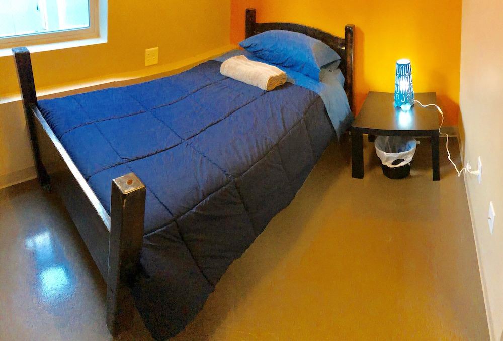 Photo of Bedroom in People's Freeway