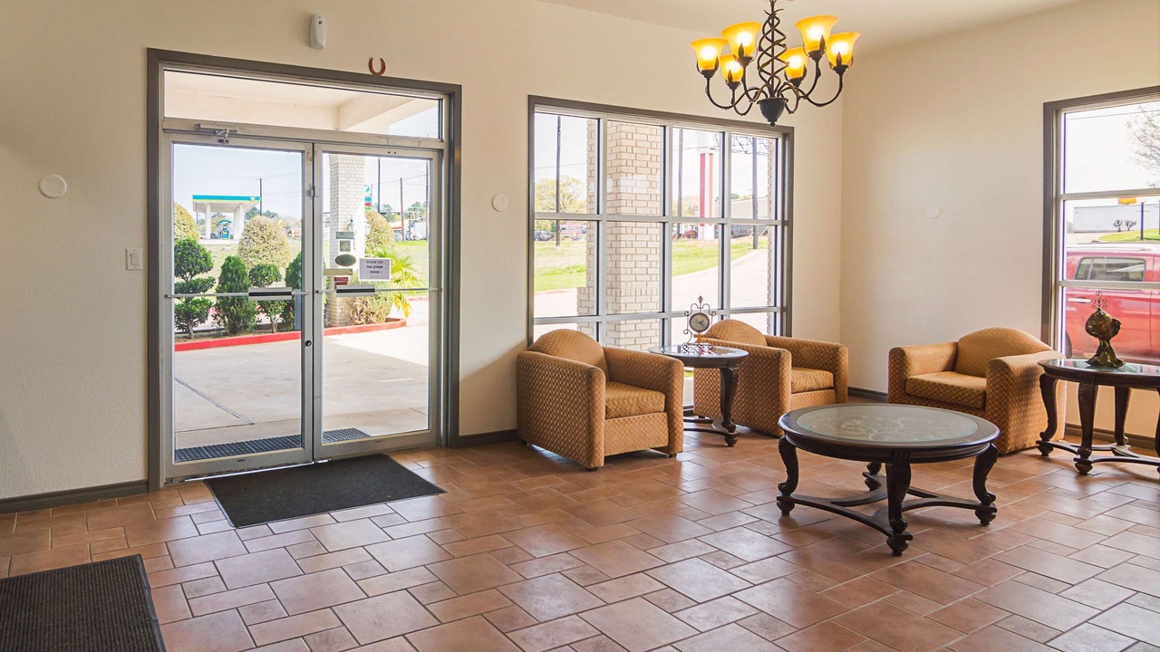 Photo of Livingroom in Tyler