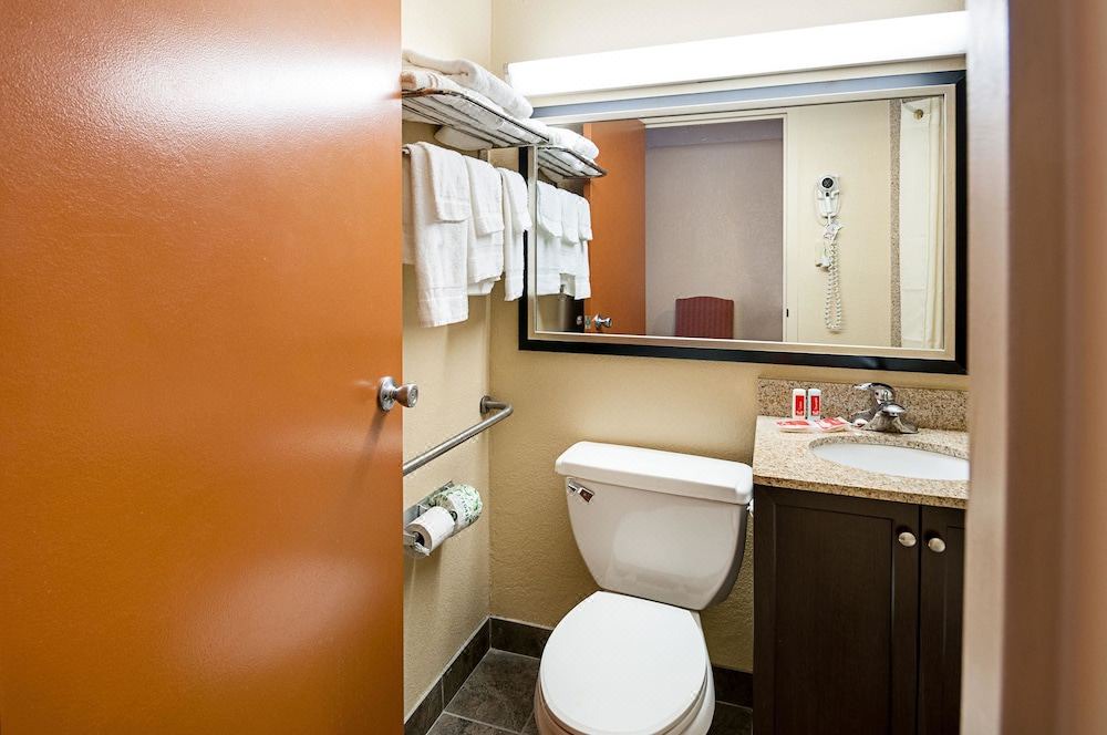 Photo of Bathroom in Reisterstown Station