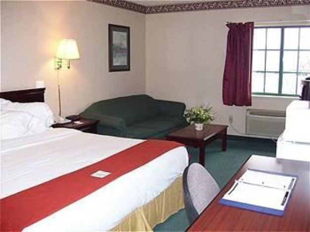 Photo of Bedroom in Brewerton