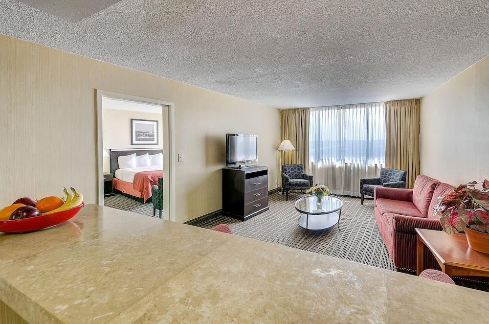 Photo of Livingroom in Globeville