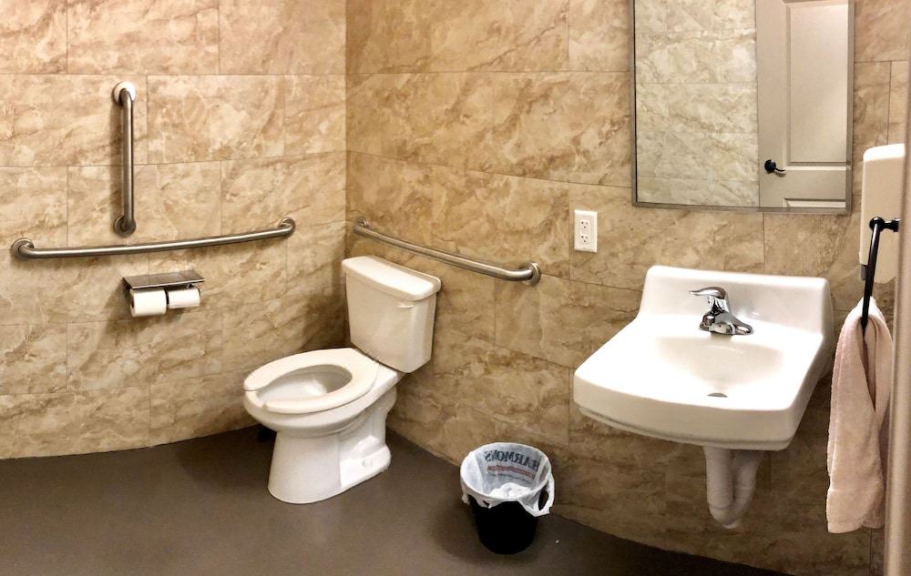 Photo of Bathroom in People's Freeway