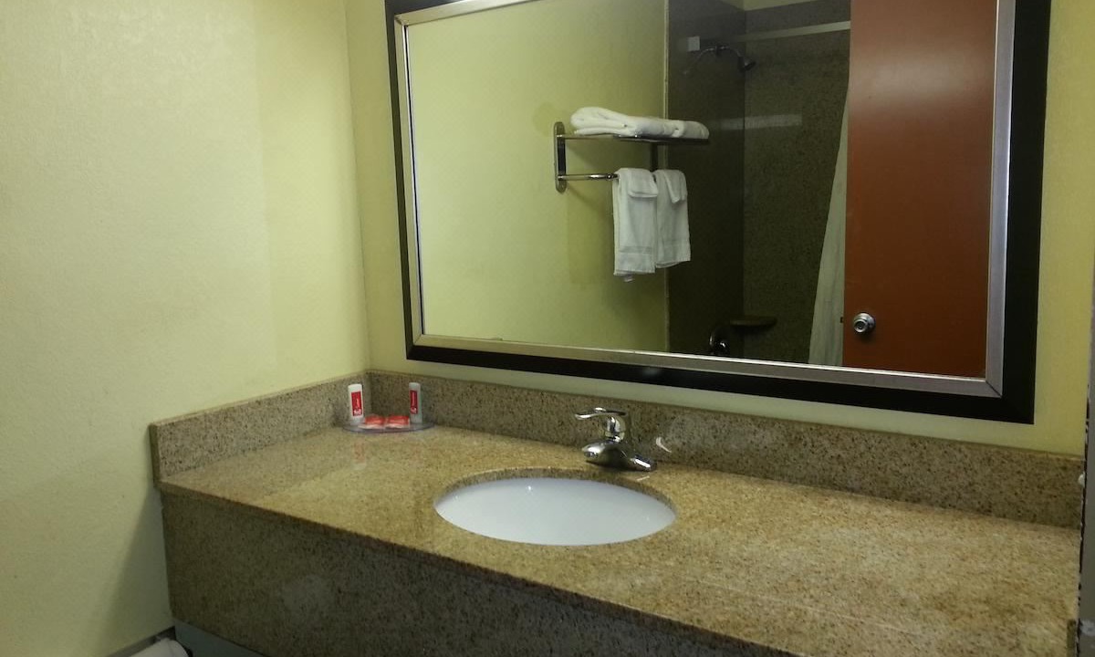 Photo of Bathroom in Reisterstown Station