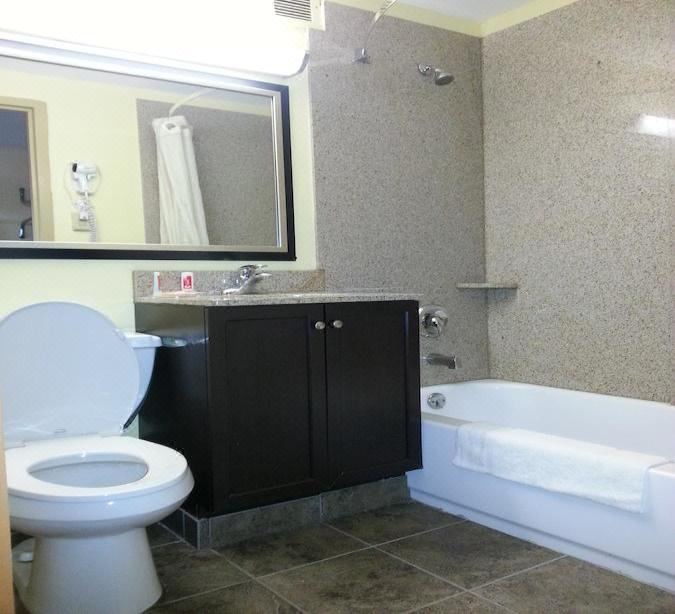 Photo of Bathroom in Reisterstown Station