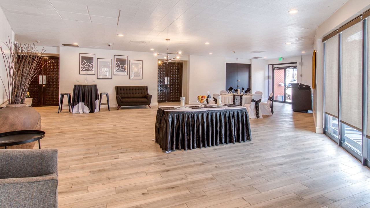 Photo of Livingroom in Globeville