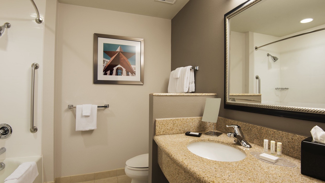 Photo of Bathroom in Far North Central