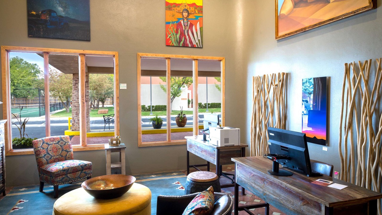 Photo of Livingroom in Taos