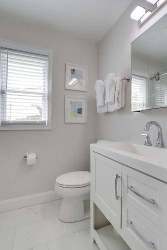 Photo of Bathroom in Seminary Hill
